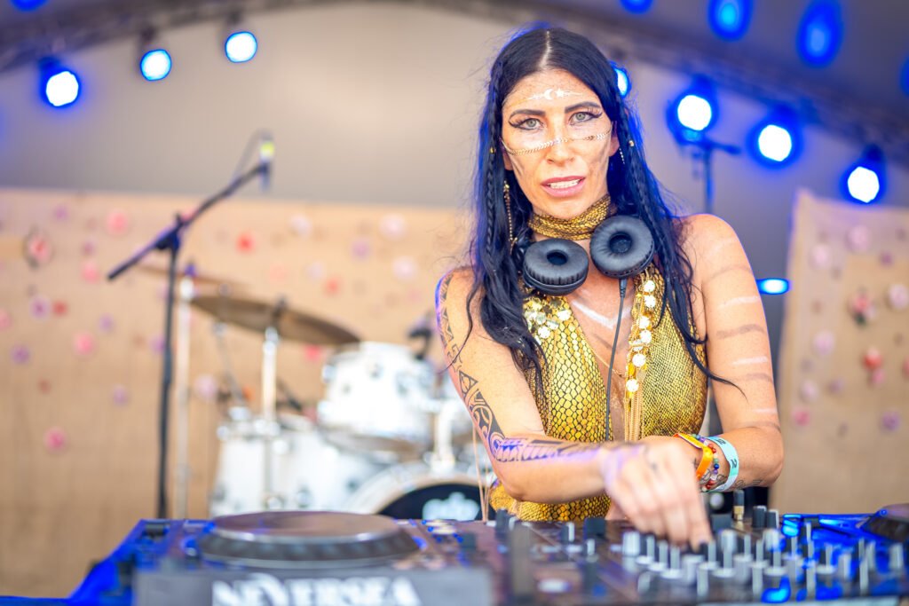 Karol Diac, la dj tutta tech e tribal